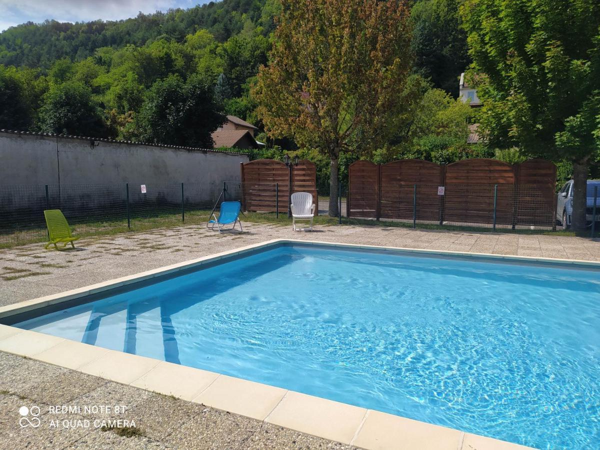 Joli Studio Au Centre D'Uriage Vaulnaveys-le-Haut Экстерьер фото